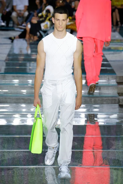Look 33